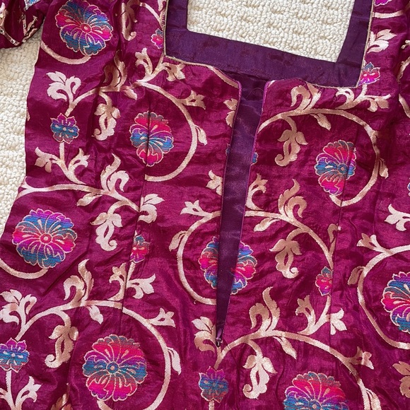 Indian Suit - Picture 5 of 9